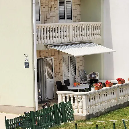 Apartman Nina * Pag Town