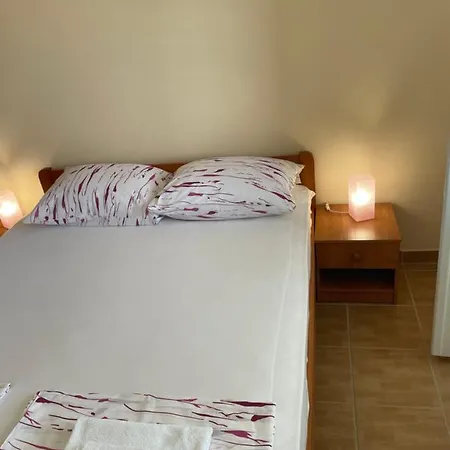 Apartment Apartman Nina Pag Town