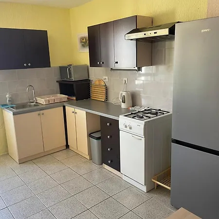 Apartman Nina Pag Town