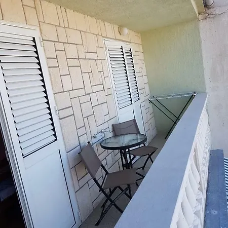 Apartment Apartman Nina Pag Town